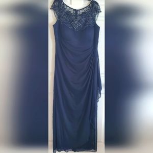 XSCAPE Beaded Neck Ruched Cap Sleeve Gown. Size 18 W